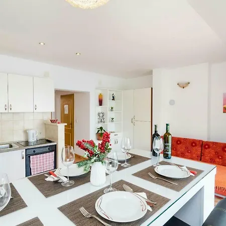 Adriatic-house & Seaview Pool Appartement Sobra